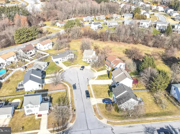 3869 Yellowstone Ct, Hampstead, MD 21074