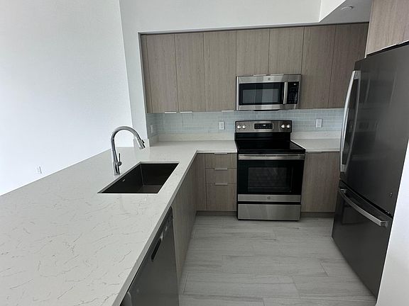 4th image of 603 E Dania Beach Blvd #805