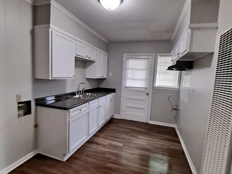 2972 Hale Ave — Photo 4