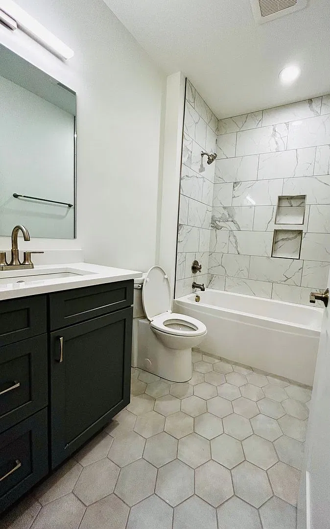 102 W 6th Street | Luxury Courthouse Square Apartments Near IU — Photo 3