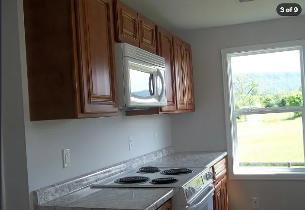 2 bed, 830 sqft, $1,995 — Photo 3