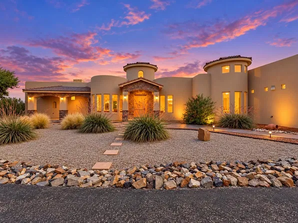 24 Naomi Dr, Tijeras, NM 87059