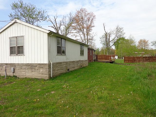 7617 S State Road 62, Lexington, IN 47138 | Zillow