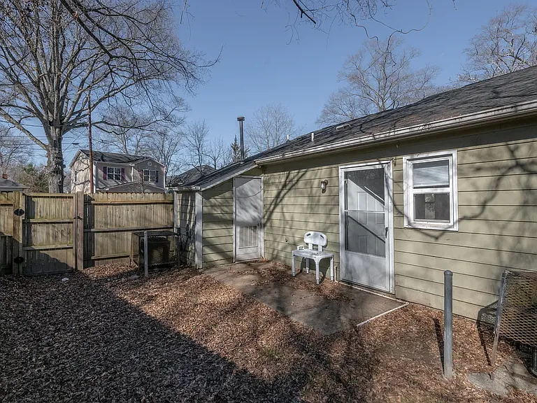 103 Young Ave — Photo 7