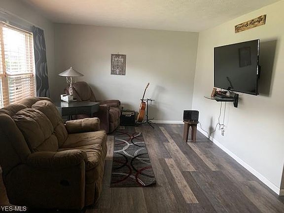 4th image of 6930 S Parkway Dr