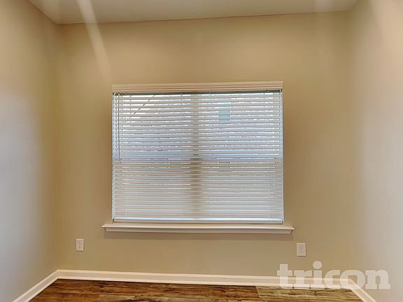 4th image of 143 Edgefield Ct