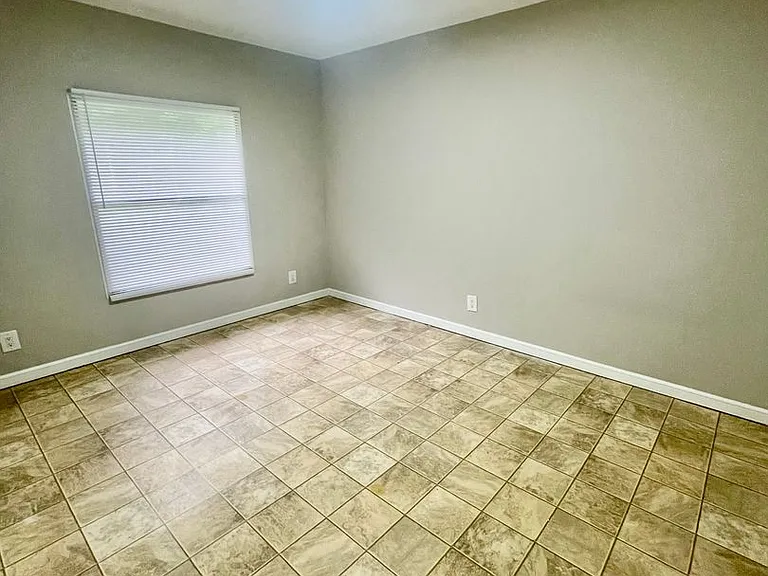 1838 Prairie Ct — Photo 15