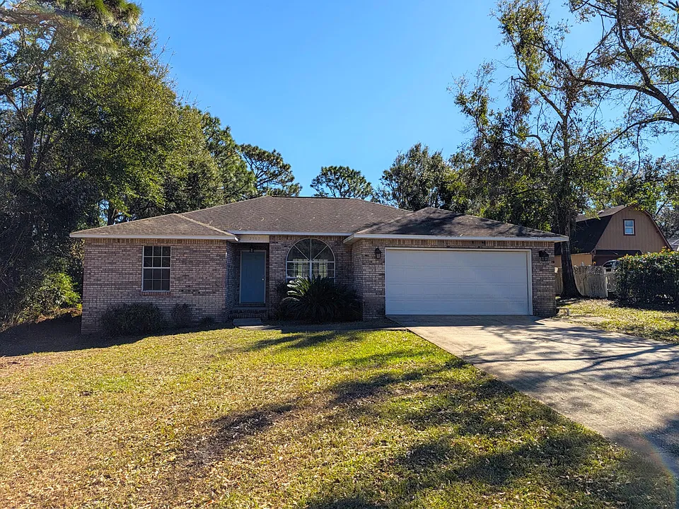 2562 Holley Pl