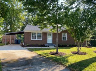 1612 Rhode Ct, La Grange, KY 40031