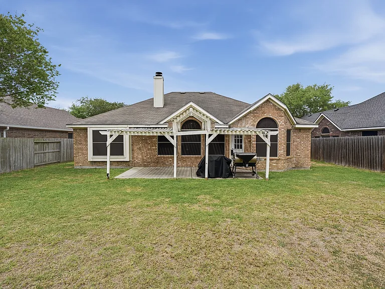 7218 Gingerberry Dr — Photo 24