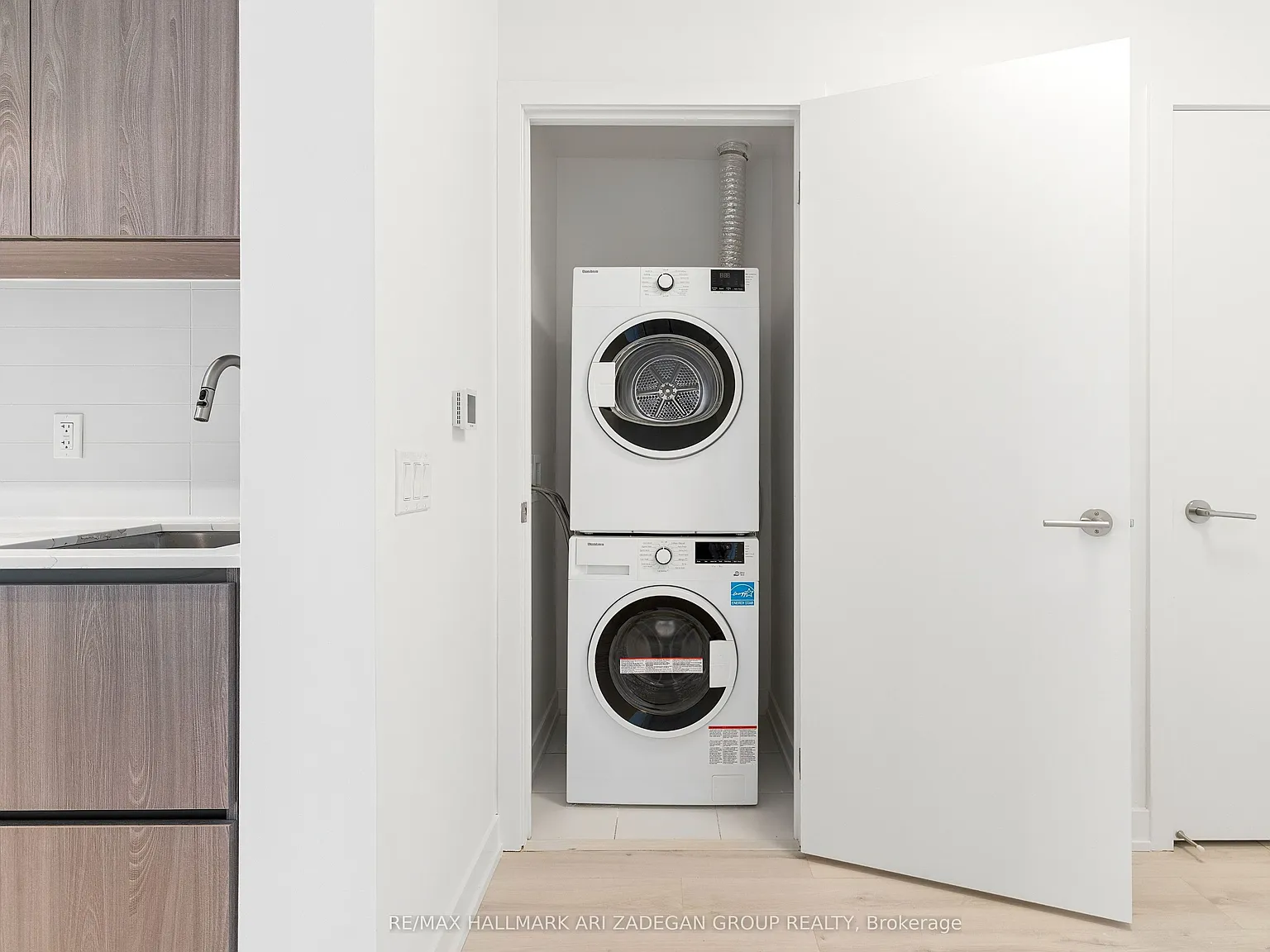 Untitled condos — Photo 4