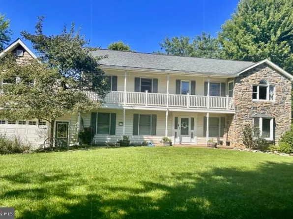 875 Mount Carmel Rd, Orrtanna, PA 17353