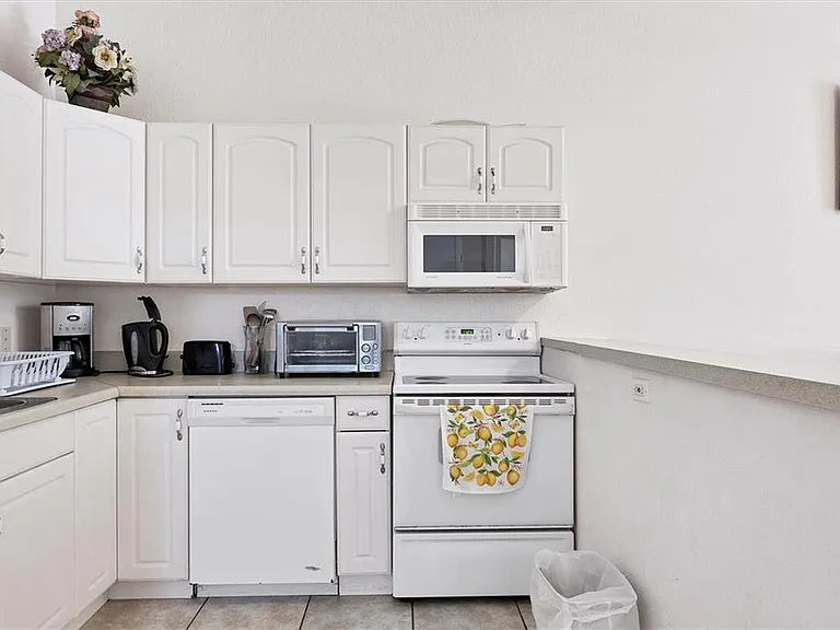 12113 Capilla Ln — Photo 18