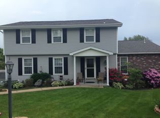 8 Amy Dr, Washington, PA 15301