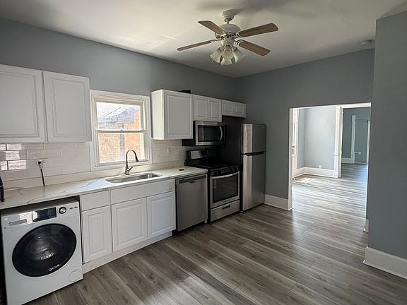 2nd image of 1729 N Whipple St APT 2
