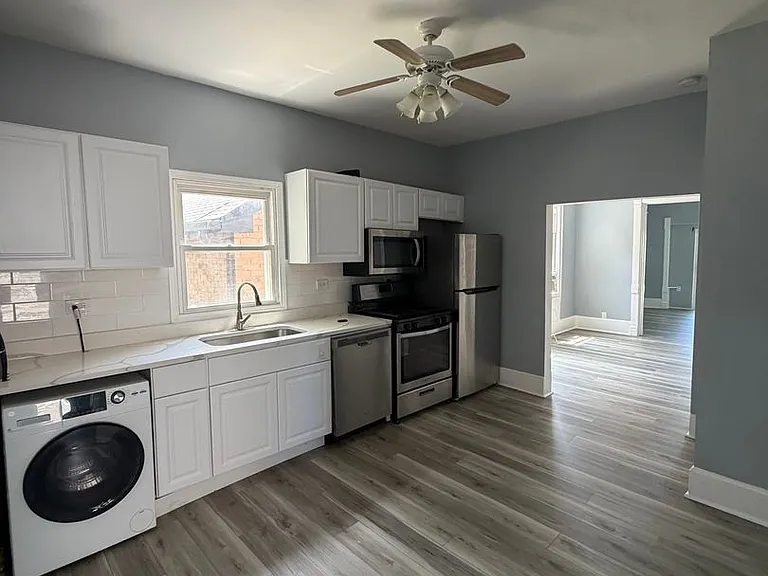 1729 N Whipple St — Photo 2