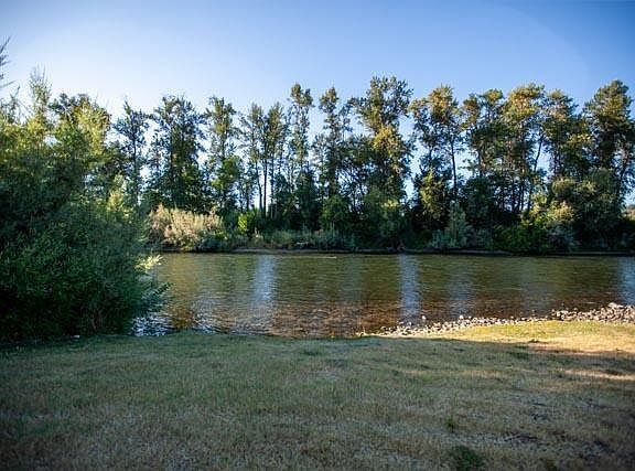 2nd image of 2990 S River Rd