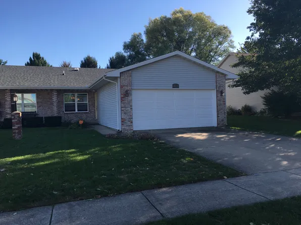 113D W Tomaras Ave, Savoy, IL 61874