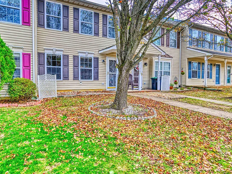 9925 Matti Hill Ct — Photo 2