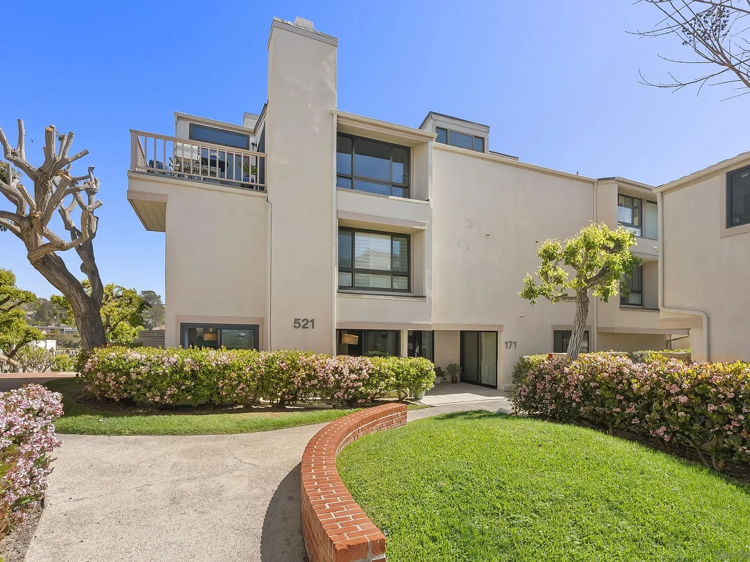 3 bed, 2.5 bath, 1700 sqft, $8,500 — Photo 4