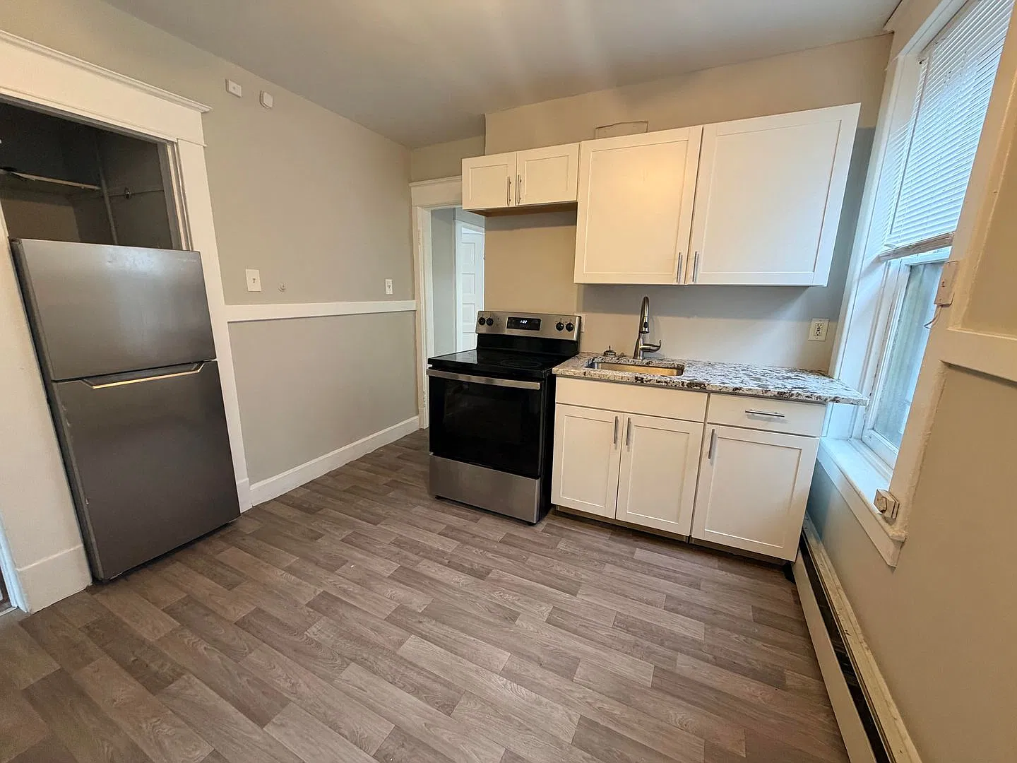 212 Myrtle Ave — Photo 3