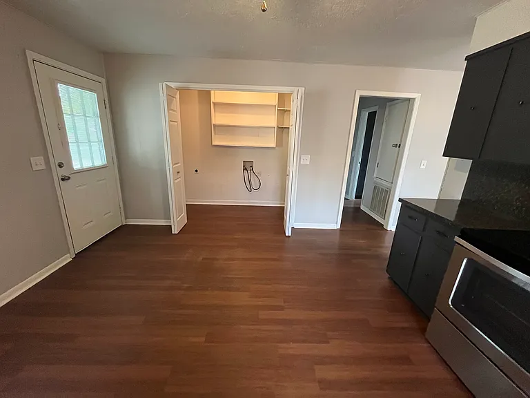 904 N Banks St — Photo 4