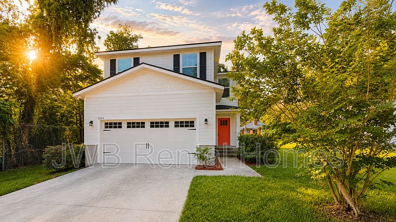 1st image of 1204 Hope St