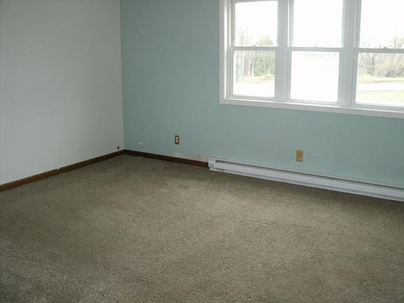 4th image of 54 Hemlock St