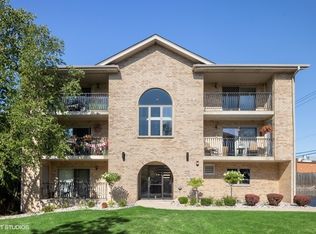 4400 Pershing Ave UNIT 2N, Downers Grove, IL 60515