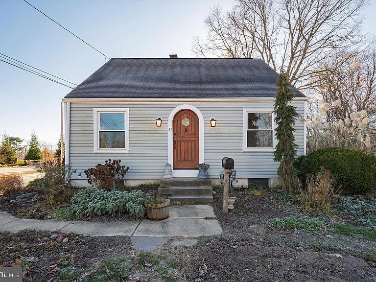 17 Spring St — Photo 1