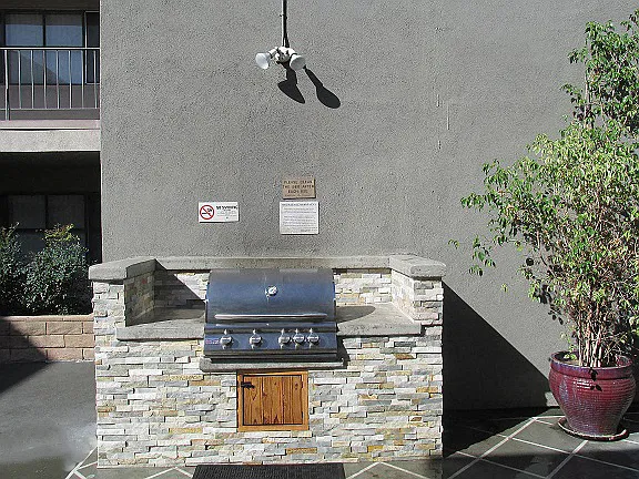 Franklin House Apartments — Photo 14