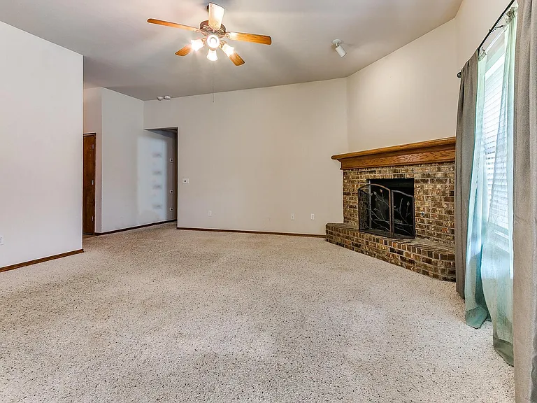 1708 Meadow Run Dr — Photo 9