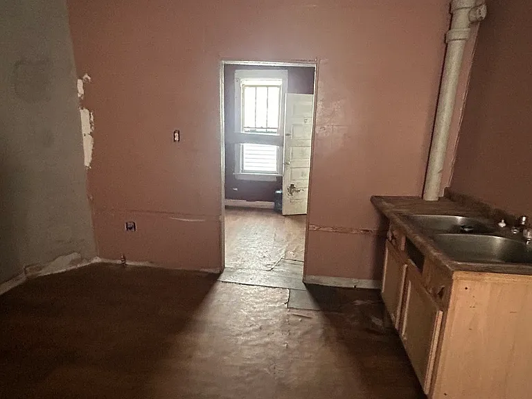 1811 W Millman St — Photo 5