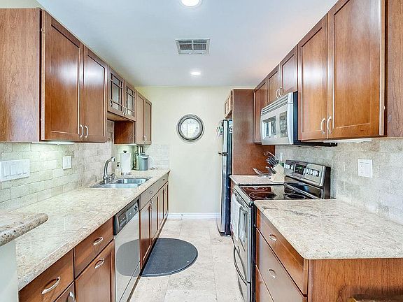 5th image of 4120 N 78th St APT 121