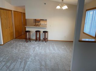 3129 Manitou Dr, Saint Paul, MN 55110