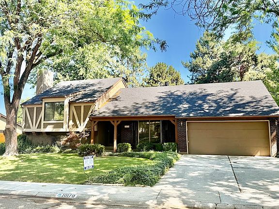 3rd image of 10170 W Cranberry Ct