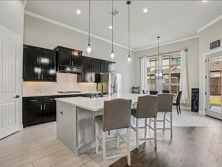 Kitchen. Island is 5'x10'