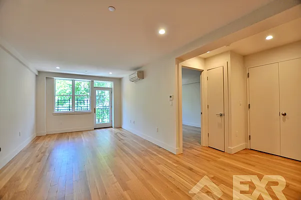 Rented by EXR | media 18