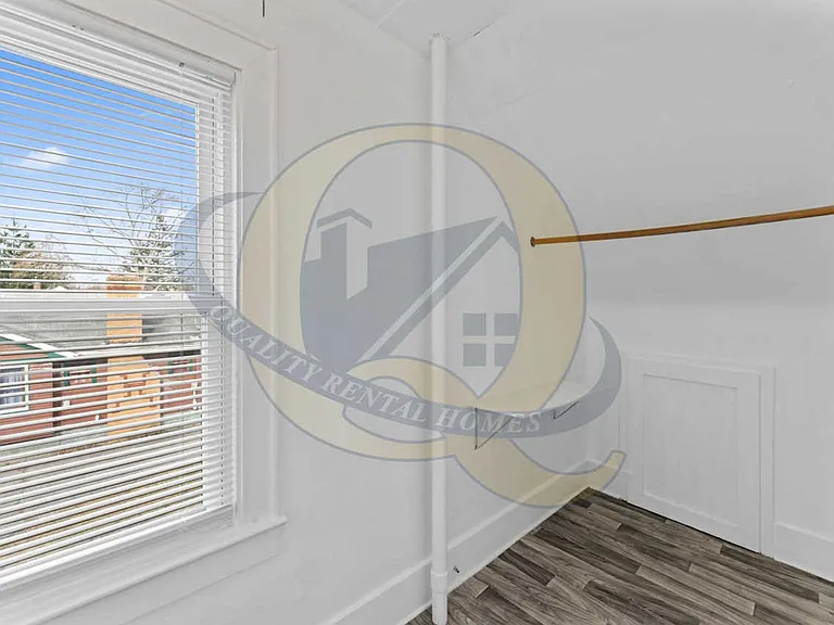 829 Clinton St — Photo 10