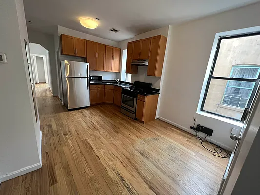 Rented by Delmark Realty LLC | media 26