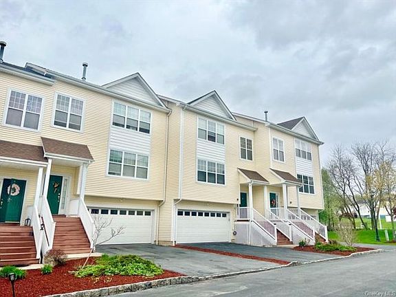 2nd image of 84 Woodlake Dr