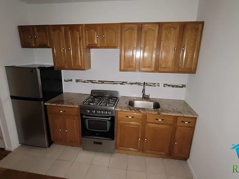1115 Brighton Beach Ave — Photo 5