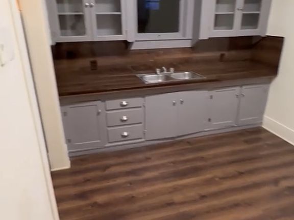 4th image of 613 W Lee Ave