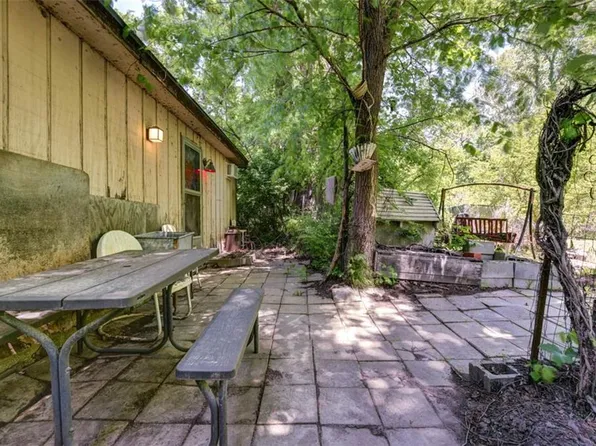 8667 Markam Rd, Richmond, MO 64085