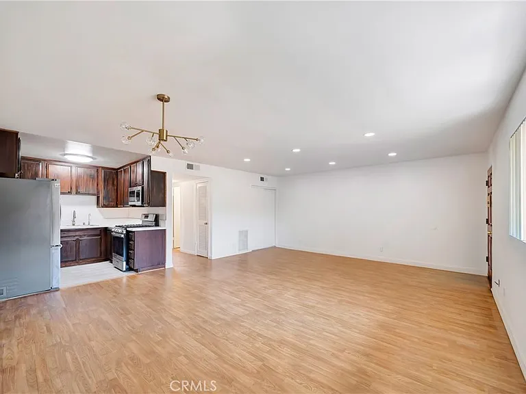 1614 E Chevy Chase Dr #2 — Photo 6