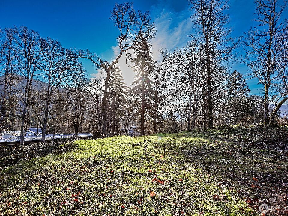 1st image of 912 Hillside Lane