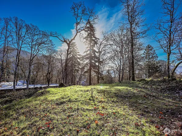 912 Hillside Lane, White Salmon, WA 98672