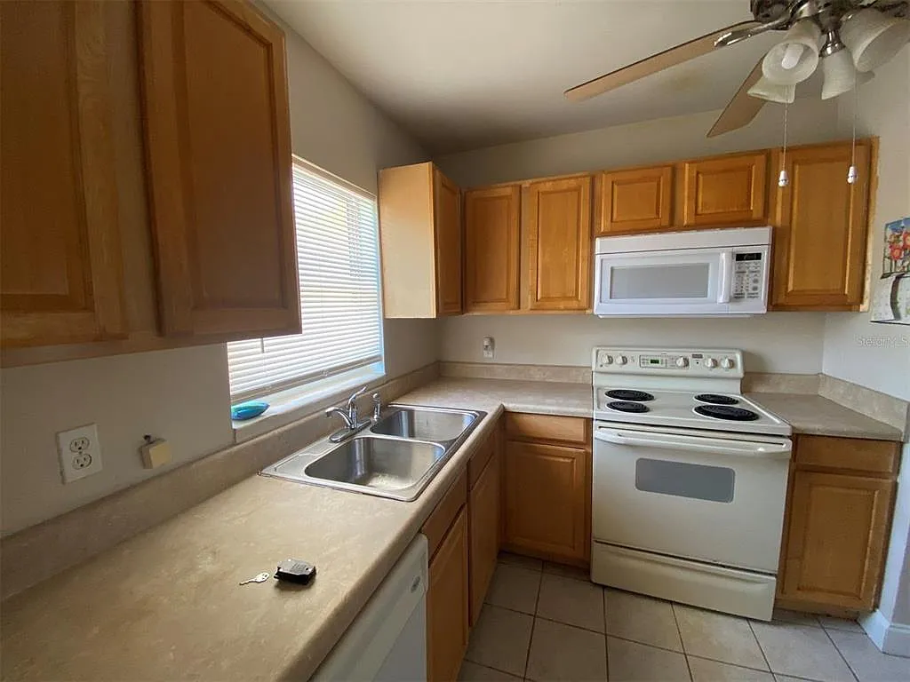 3 bed, 2.0 bath, 1472 sqft, $1,500 — Photo 4