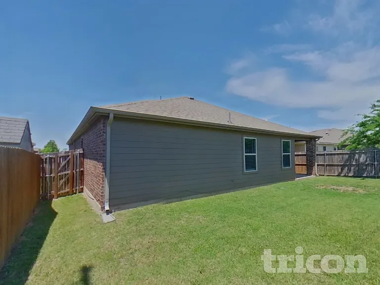 1062 Churchill Dr — Photo 19