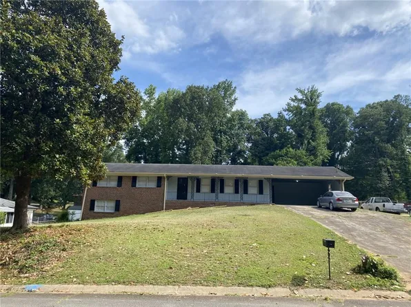2709 Woodfen Dr, Ellenwood, GA 30294